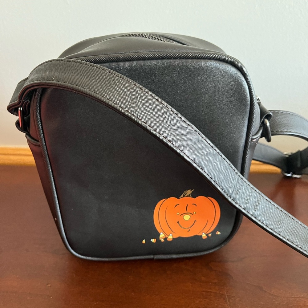 Loungefly Winnie the Pooh crossbody purse - Picture 2 of 2